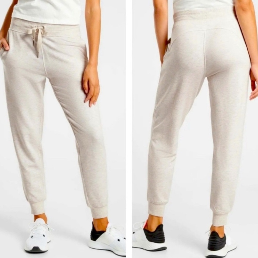 Athelta Women's Cream Balance Jogger
